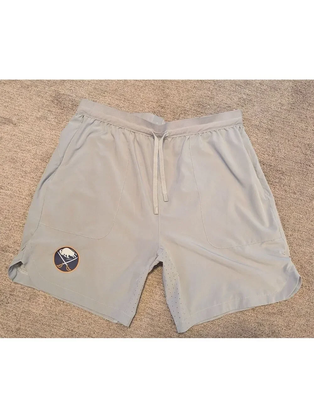 Buffalo Sabres Lifestride Lightweight Workout Athletic Shorts Hockey Mens Large